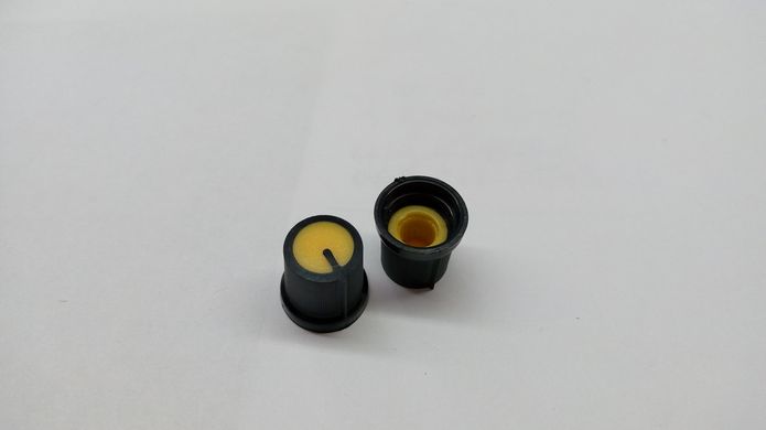 Ручка для потенціометра чорна з жовтою вставкою AG3 (під зірочку)